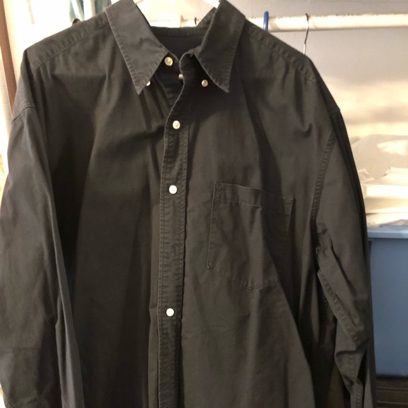 Eddie Bauer Black L/S button down w/ chest pocket - Picture 2 of 7